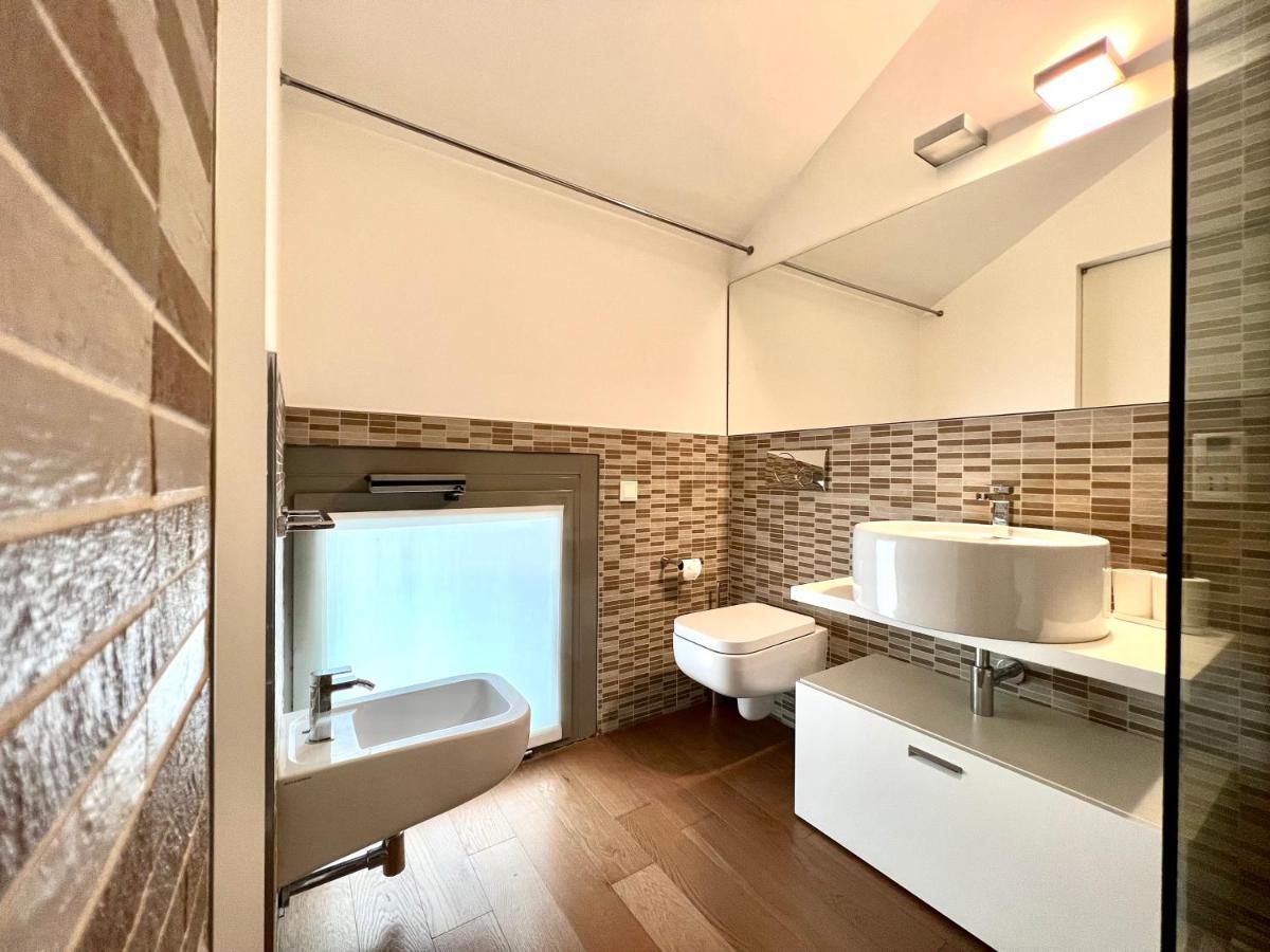 Modern Loft Apartment Milan Bagian luar foto